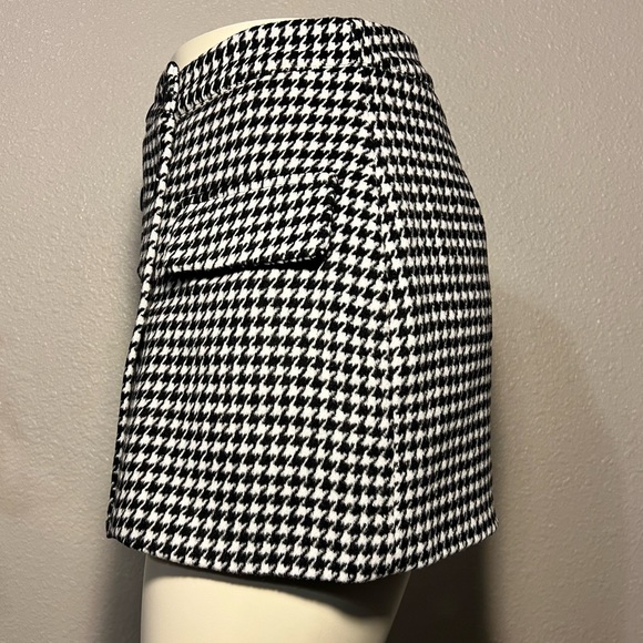 Forever 21 black and white checkered button up skirt women in a size small. - Picture 4 of 14